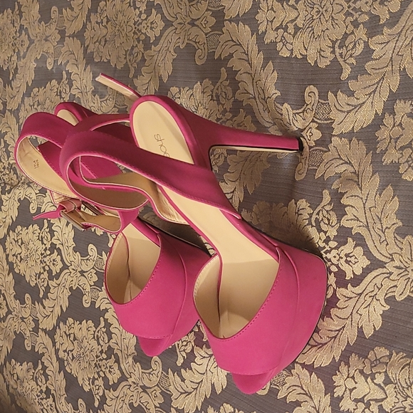 Fuchsia Platform Ankle Wrap Heels - Picture 3 of 10